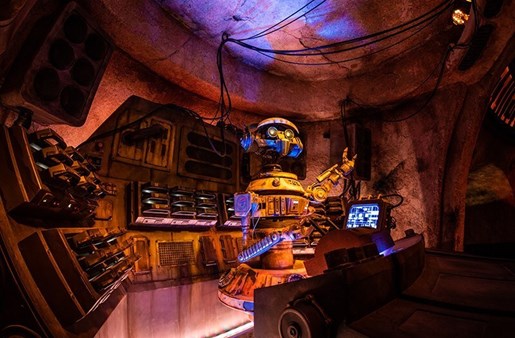 The bar at Oga's Cantina